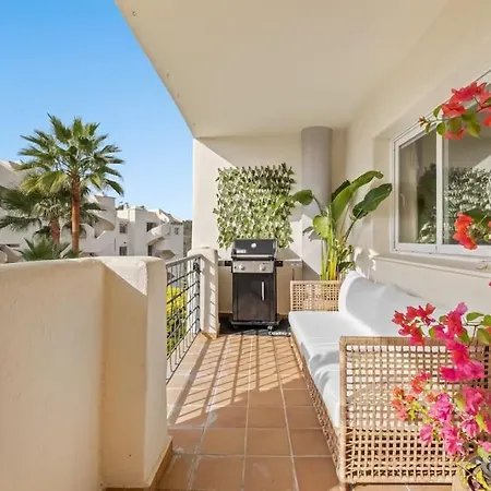 Standing In Apartament