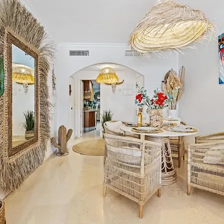 Standing In Apartament *