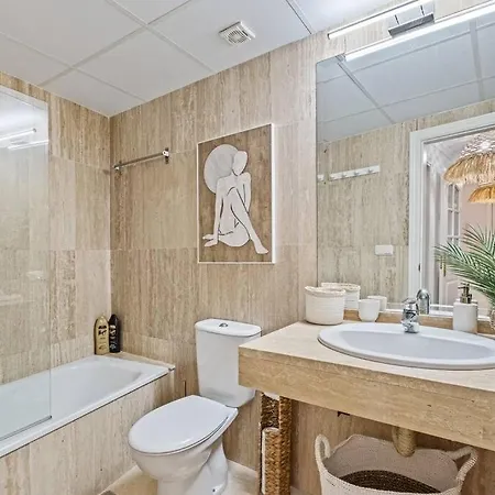 Standing In * מארבלה